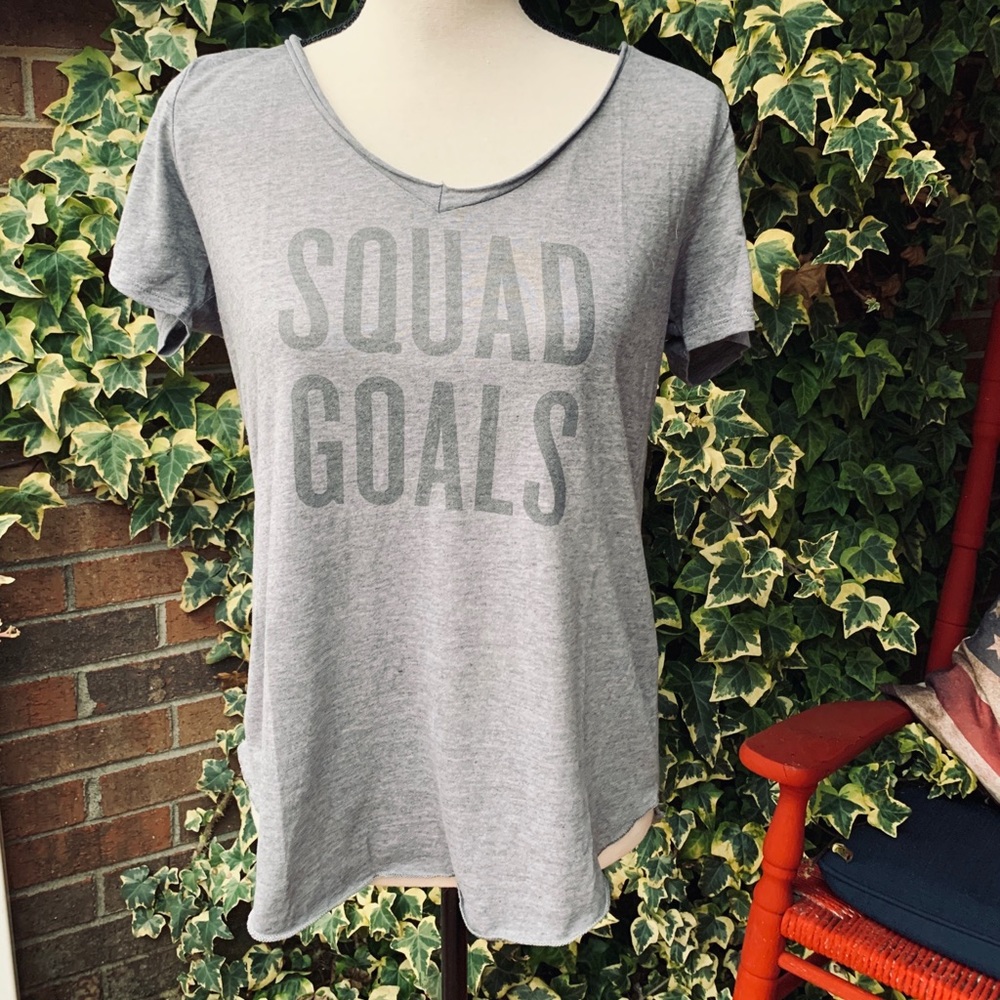 🧡50% off bundles! Grey Hollister T-shirt size medium